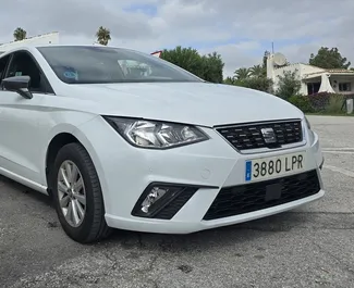 Vista frontale di un noleggio SEAT Ibiza a Malaga, Spagna ✓ Auto #11459. ✓ Cambio Automatico TM ✓ 0 recensioni.