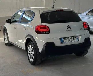 Noleggio Citroen C3. Auto Economica, Comfort, Crossover per il noleggio in Montenegro ✓ Cauzione di Deposito di 100 EUR ✓ Opzioni assicurative RCT, SCDW, All'estero.
