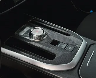 Noleggio auto Haval Jolion 2024 negli Emirati Arabi Uniti, con carburante Benzina e  cavalli di potenza ➤ A partire da 95 AED al giorno.