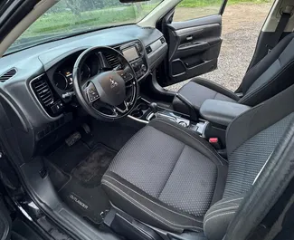 Noleggio auto Mitsubishi Outlander 2017 in Georgia, con carburante Benzina e 172 cavalli di potenza ➤ A partire da 138 GEL al giorno.