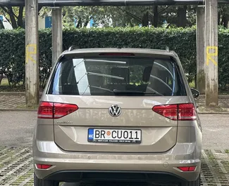 Noleggio Volkswagen Touran. Auto Comfort, Monovolume per il noleggio in Montenegro ✓ Cauzione di Deposito di 200 EUR ✓ Opzioni assicurative RCT, Furto, All'estero.