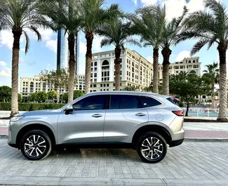 Haval H6 2024 disponibile per il noleggio a Dubai, con limite di chilometraggio di 250 km/giorno.