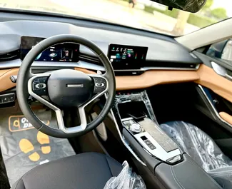 Interni di Haval H6 in affitto negli Emirati Arabi Uniti. Un'ottima auto da 5 posti con cambio Automatico.