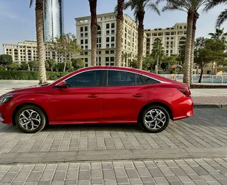 Vista frontale di un noleggio MG 5/GT a Dubai, Emirati Arabi Uniti ✓ Auto #11421. ✓ Cambio Automatico TM ✓ 0 recensioni.