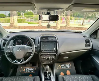 Vista frontale di un noleggio Mitsubishi ASX a Dubai, Emirati Arabi Uniti ✓ Auto #10648. ✓ Cambio Automatico TM ✓ 0 recensioni.