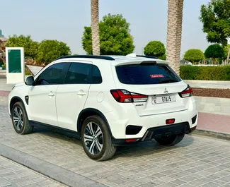 Mitsubishi ASX 2024 disponibile per il noleggio a Dubai, con limite di chilometraggio di 250 km/giorno.