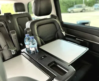 Noleggio Mercedes-Benz V-Class. Auto Premium, Lusso, Monovolume per il noleggio in Spagna ✓ Cauzione di Deposito di 2000 EUR ✓ Opzioni assicurative RCT.