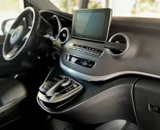 Motore Benzina da L di Mercedes-Benz V-Class 20202 per il noleggio ad Alicante.