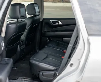 Noleggio auto Nissan Pathfinder 2015 in Georgia, con carburante Benzina e 260 cavalli di potenza ➤ A partire da 155 GEL al giorno.