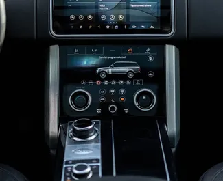 Land Rover Range Rover 2019 disponibile per il noleggio a Tbilisi, con limite di chilometraggio di illimitato.