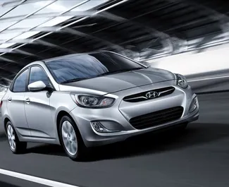 Vista frontale di un noleggio Hyundai Accent a Baku, Azerbaigian ✓ Auto #11903. ✓ Cambio Automatico TM ✓ 0 recensioni.