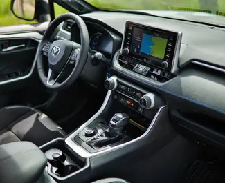 Toyota Rav4 2022 disponibile per il noleggio in Becici, con limite di chilometraggio di illimitato.
