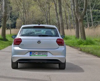 Noleggio Volkswagen Polo. Auto Economica per il noleggio in Montenegro ✓ Cauzione di Deposito di 200 EUR ✓ Opzioni assicurative RCT, Passeggeri, All'estero.