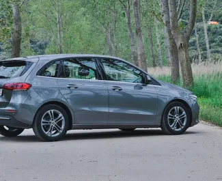 Motore Diesel da 1,5L di Mercedes-Benz B-Class 2022 per il noleggio in Becici.