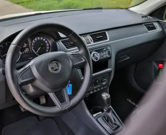 Skoda Rapid 2019 disponibile per il noleggio in Becici, con limite di chilometraggio di illimitato.