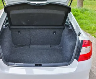 Skoda Rapid 2019 con sistema A trazione anteriore, disponibile in Becici.