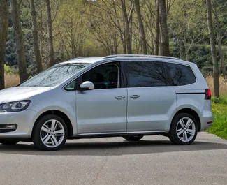 Noleggio auto Volkswagen Sharan #2266 Automatico in Becici, dotata di motore 2,0L ➤ Da Ivan in Montenegro.