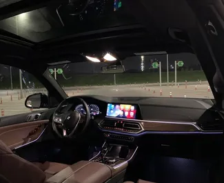 Noleggio auto BMW X5 2021 in Azerbaigian, con carburante Benzina e 340 cavalli di potenza ➤ A partire da 305 AZN al giorno.