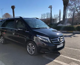 Vista frontale di un noleggio Mercedes-Benz V-Class a Baku, Azerbaigian ✓ Auto #12193. ✓ Cambio Automatico TM ✓ 0 recensioni.
