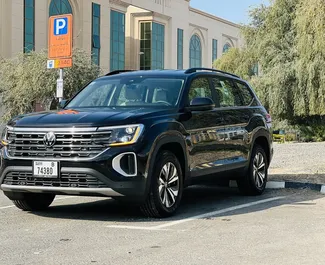 Vista frontale di un noleggio Volkswagen Terramont a Dubai, Emirati Arabi Uniti ✓ Auto #11883. ✓ Cambio Automatico TM ✓ 0 recensioni.