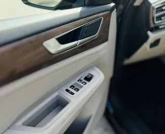 Noleggio auto Volkswagen Terramont #11883 Automatico a Dubai, dotata di motore 2,0L ➤ Da Sarah negli Emirati Arabi Uniti.