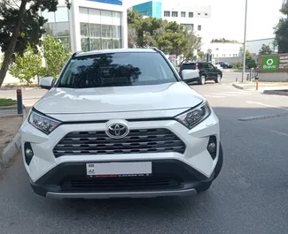 Vista frontale di un noleggio Toyota Rav4 a Baku, Azerbaigian ✓ Auto #12187. ✓ Cambio Automatico TM ✓ 0 recensioni.