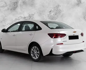 Vista frontale di un noleggio Chevrolet Cruze a Baku, Azerbaigian ✓ Auto #11999. ✓ Cambio Automatico TM ✓ 0 recensioni.