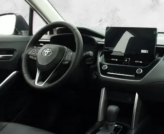 Noleggio Toyota Corolla Cross. Auto Economica, Comfort, Crossover per il noleggio in Azerbaigian ✓ Cauzione di Deposito di 300 AZN ✓ Opzioni assicurative RCT, CDW, SCDW, FDW, Passeggeri, Furto, Giovane, Senza deposito.