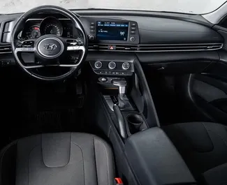 Noleggio Hyundai Elantra. Auto Comfort, Premium per il noleggio in Azerbaigian ✓ Cauzione di Deposito di 300 AZN ✓ Opzioni assicurative RCT, CDW, SCDW, FDW, Passeggeri, Furto, Giovane, Senza deposito.