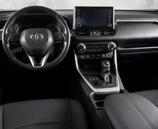 Noleggio auto Toyota Rav4 2021 in Azerbaigian, con carburante Benzina e 150 cavalli di potenza ➤ A partire da 100 AZN al giorno.