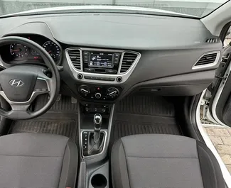 Motore Benzina da 1,6L di Hyundai Accent 2023 per il noleggio a Baku.