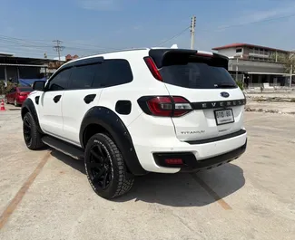 Noleggio auto Ford Everest 2017 in Thailandia, con carburante Diesel e 160 cavalli di potenza ➤ A partire da 2300 THB al giorno.