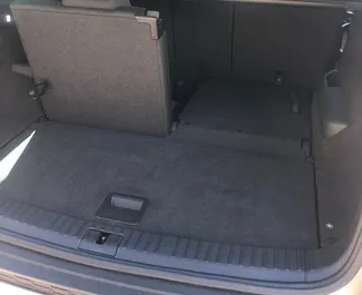 Skoda Kodiaq 2019 disponibile per il noleggio in Becici, con limite di chilometraggio di illimitato.