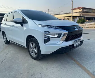 Noleggio Mitsubishi Xpander. Auto Comfort, Monovolume per il noleggio in Thailandia ✓ Cauzione di Deposito di 15000 THB ✓ Opzioni assicurative RCT, CDW, SCDW, Giovane.