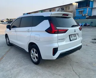 Motore Benzina da L di Mitsubishi Xpander 2023 per il noleggio all'aeroporto Suvarnabhumi di Bangkok.