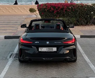 Noleggio auto BMW Z4 2022 negli Emirati Arabi Uniti, con carburante Benzina e 197 cavalli di potenza ➤ A partire da 419 AED al giorno.