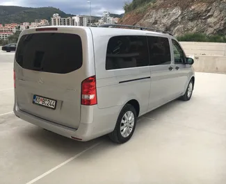 Interni di Mercedes-Benz Vito Tourer Pro in affitto in Montenegro. Un'ottima auto da 9 posti con cambio Automatico.