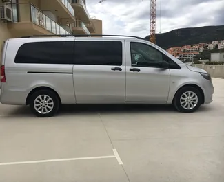 Vista frontale di un noleggio Mercedes-Benz Vito Tourer Pro in Becici, Montenegro ✓ Auto #12178. ✓ Cambio Automatico TM ✓ 0 recensioni.