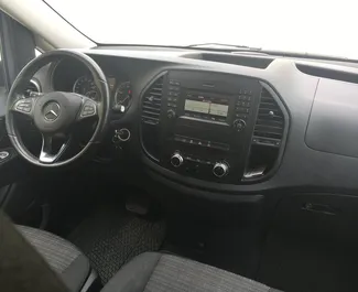 Mercedes-Benz Vito Tourer Pro 2019 disponibile per il noleggio in Becici, con limite di chilometraggio di illimitato.
