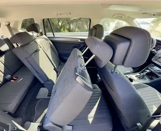 Noleggio Volkswagen Tiguan. Auto Comfort, Crossover per il noleggio in Montenegro ✓ Cauzione di Deposito di 200 EUR ✓ Opzioni assicurative RCT, CDW, SCDW, Passeggeri, All'estero.