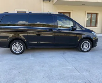 Mercedes-Benz V-Class 2022 con sistema A trazione integrale, disponibile in Becici.