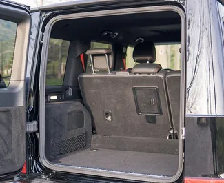Mercedes-Benz G500 2022 disponibile per il noleggio in Becici, con limite di chilometraggio di illimitato.