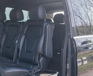 Motore Diesel da 2,5L di Mercedes-Benz V-Class 2022 per il noleggio in Becici.