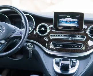 Mercedes-Benz V-Class 2022 disponibile per il noleggio in Becici, con limite di chilometraggio di illimitato.