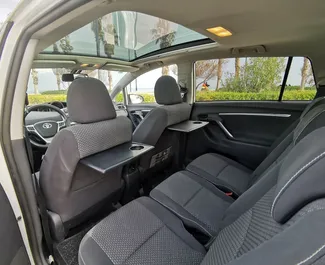 Noleggio auto Toyota Verso 2014 in Spagna, con carburante Diesel e  cavalli di potenza ➤ A partire da 50 EUR al giorno.