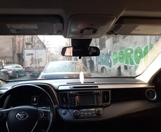 Motore Benzina da 2,5L di Toyota Rav4 2018 per il noleggio a Tbilisi.