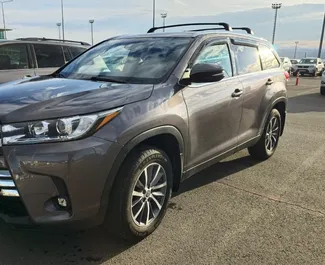 Noleggio Toyota Highlander. Auto Comfort, Premium, Crossover per il noleggio in Georgia ✓ Cauzione di Deposito di 900 GEL ✓ Opzioni assicurative RCT, FDW, All'estero.