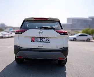 Noleggio Nissan X-Trail. Auto Comfort, Crossover per il noleggio negli Emirati Arabi Uniti ✓ Cauzione di Senza deposito ✓ Opzioni assicurative RCT, FDW, Giovane.