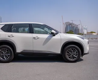 Motore Benzina da 2,5L di Nissan X-Trail 2024 per il noleggio a Dubai.