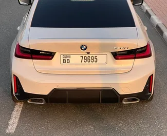 Noleggio auto BMW 320i 2024 negli Emirati Arabi Uniti, con carburante Benzina e 184 cavalli di potenza ➤ A partire da 349 AED al giorno.